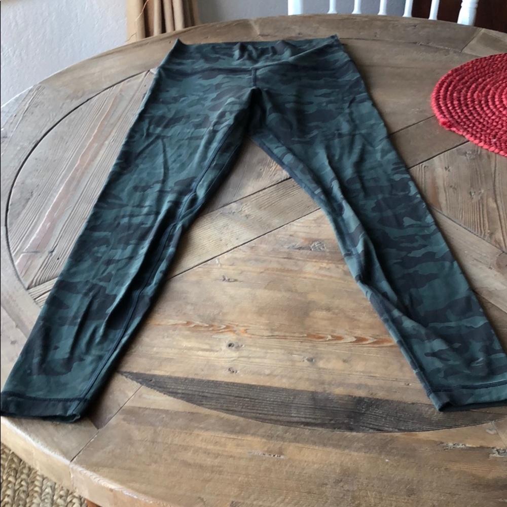 Lululemon Align 28” size 8 camo